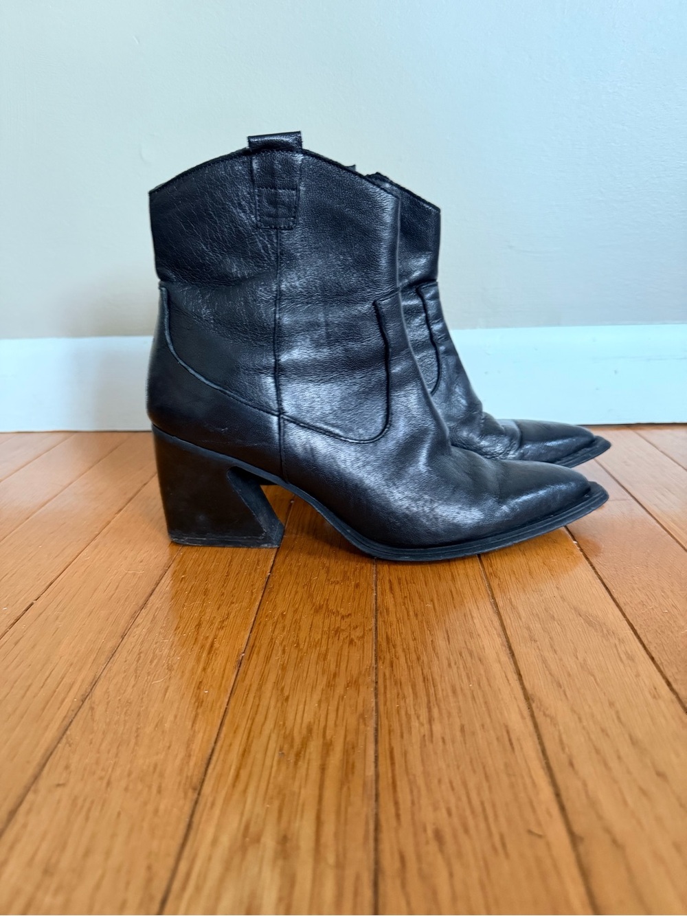 Women's Black Pointed Toe Ankle Heeled cowboy Boots